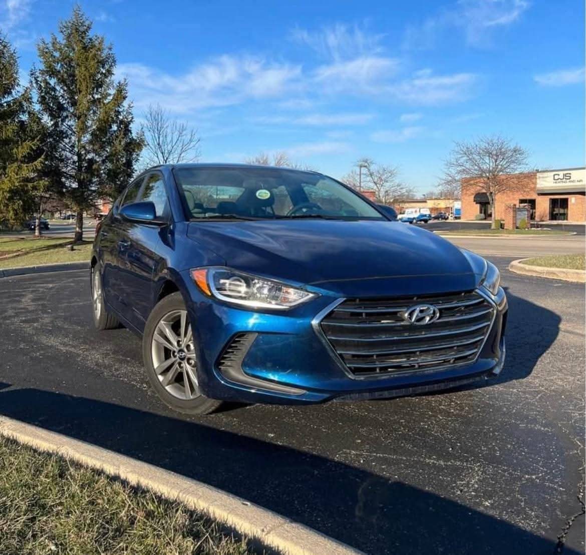 
								2017 Hyundai Elantra full									