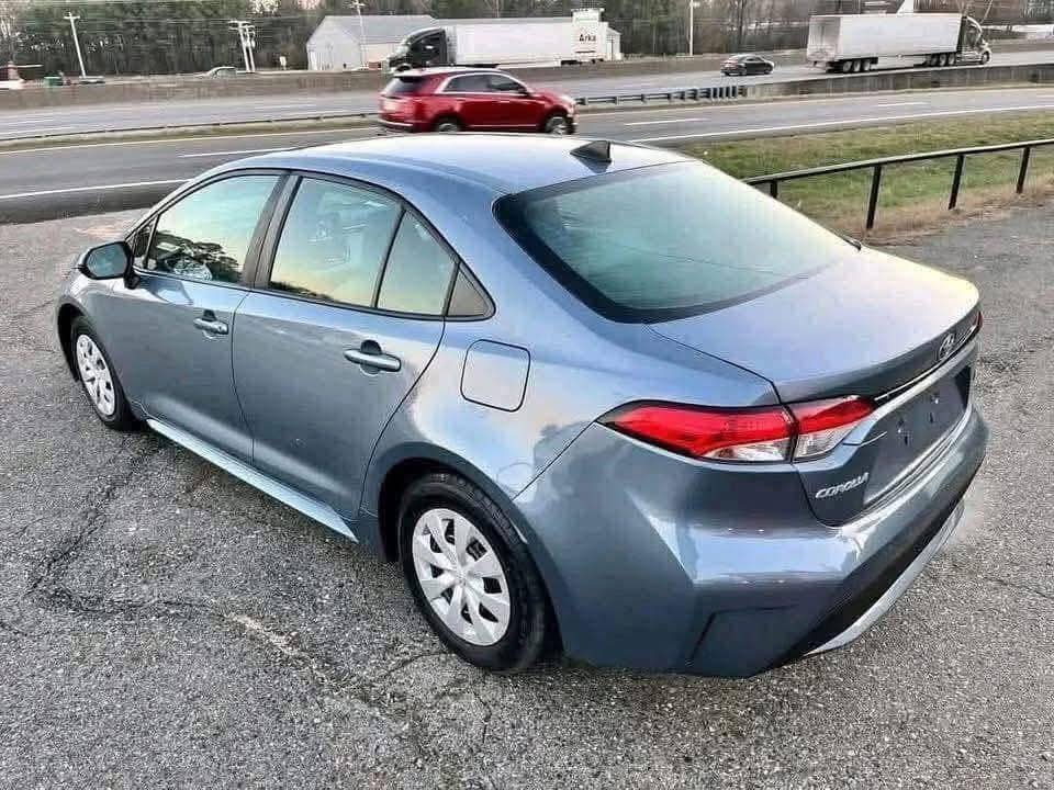 
								2022 Toyota Corolla LE full									