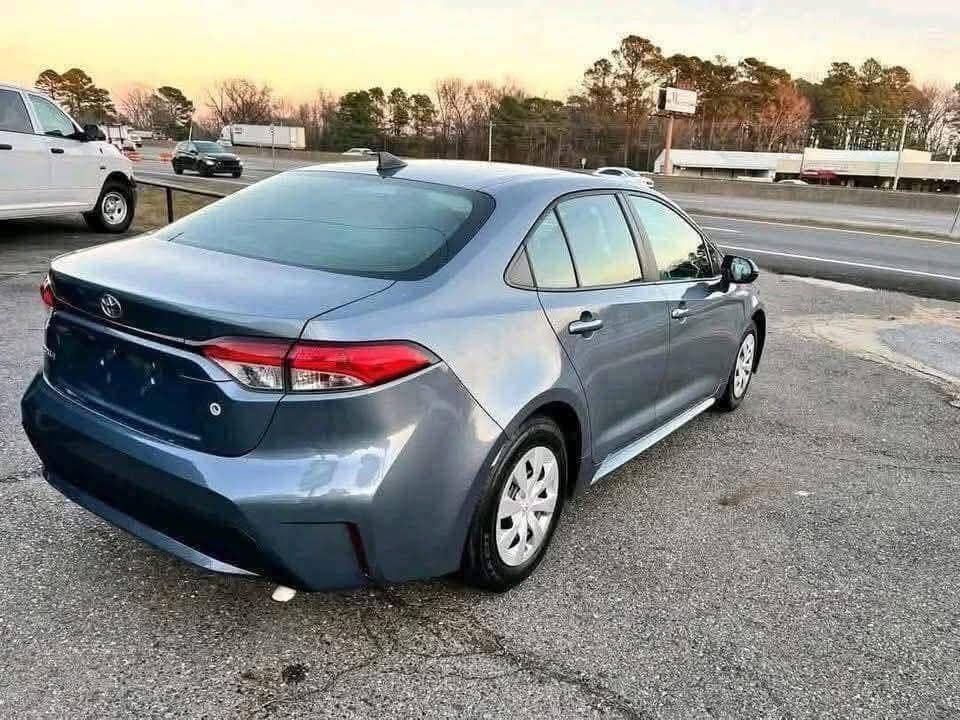 
								2022 Toyota Corolla LE full									