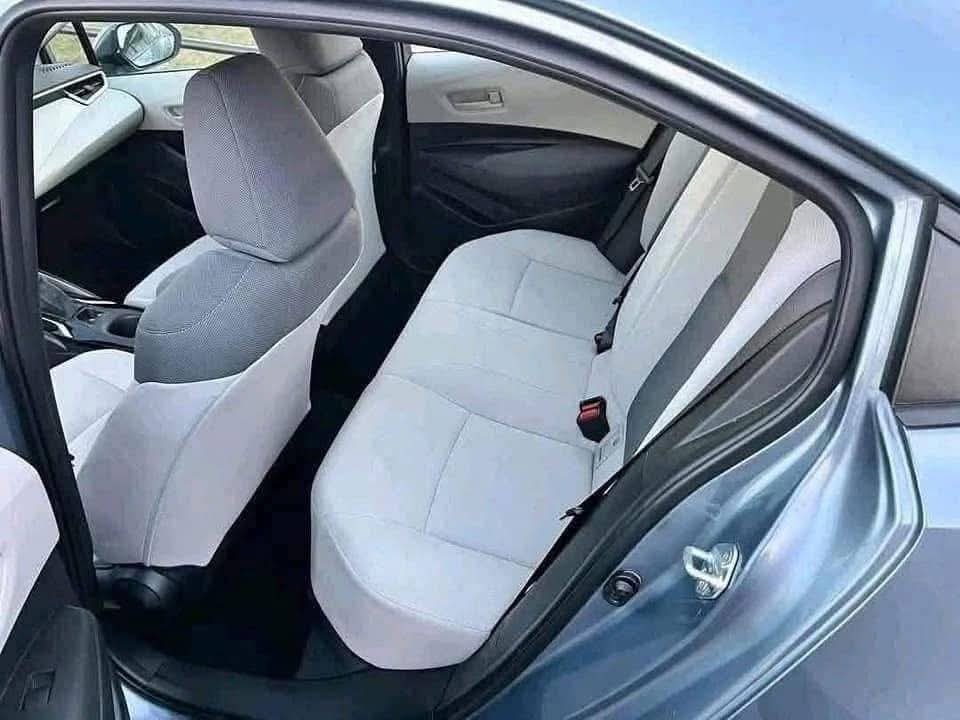 
								2022 Toyota Corolla LE full									