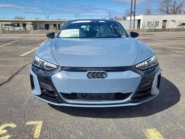 
								2023 Audi e-tron GT Premium Plus full									