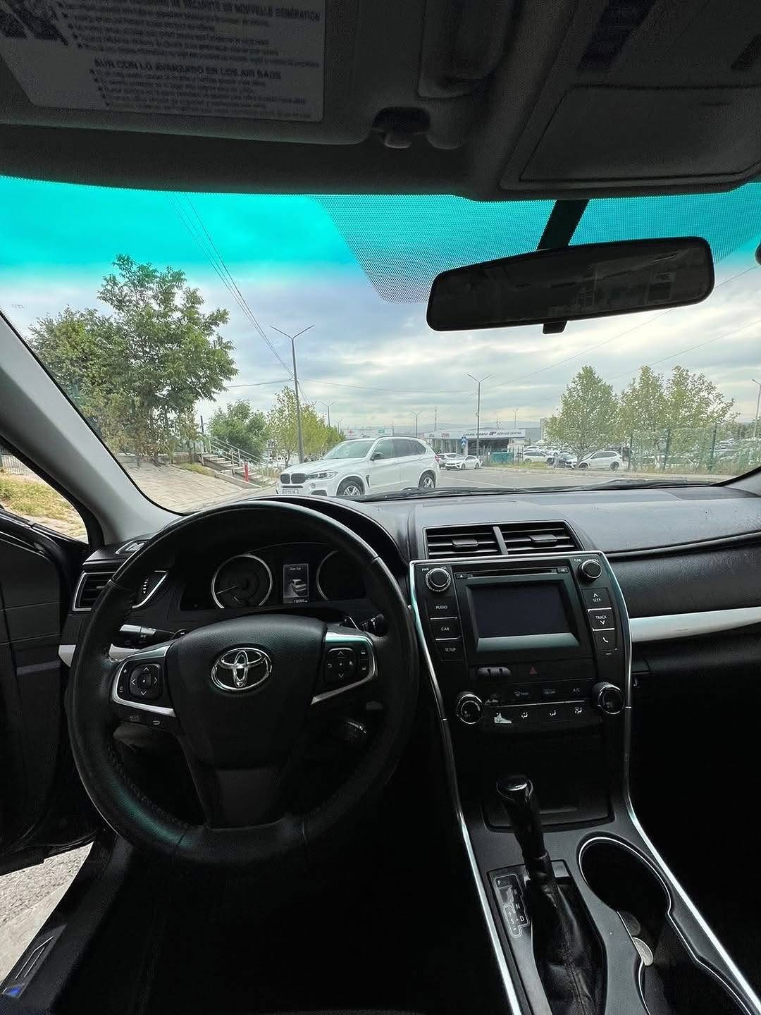 
								2015 TOYOTA CAMRY full									