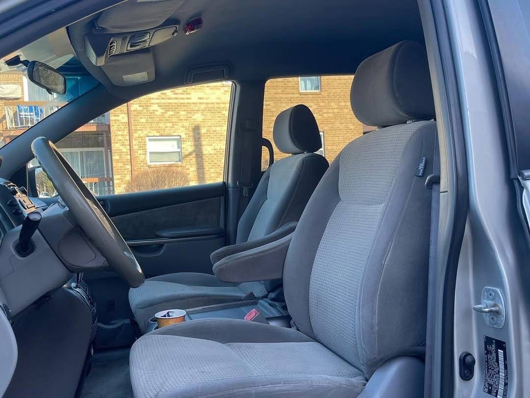 
								2008 Toyota Sienna full									