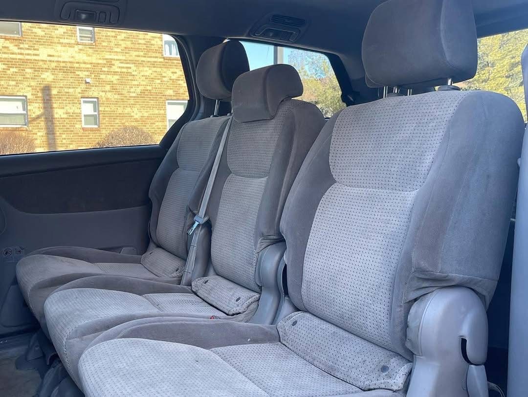 
								2008 Toyota Sienna full									