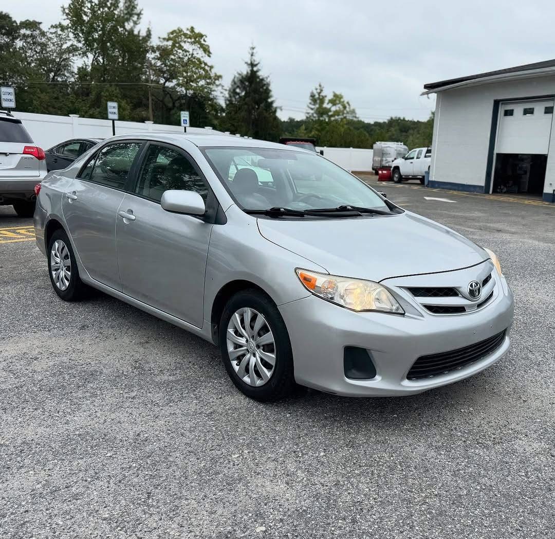 
								2012 Toyota Corolla LE full									