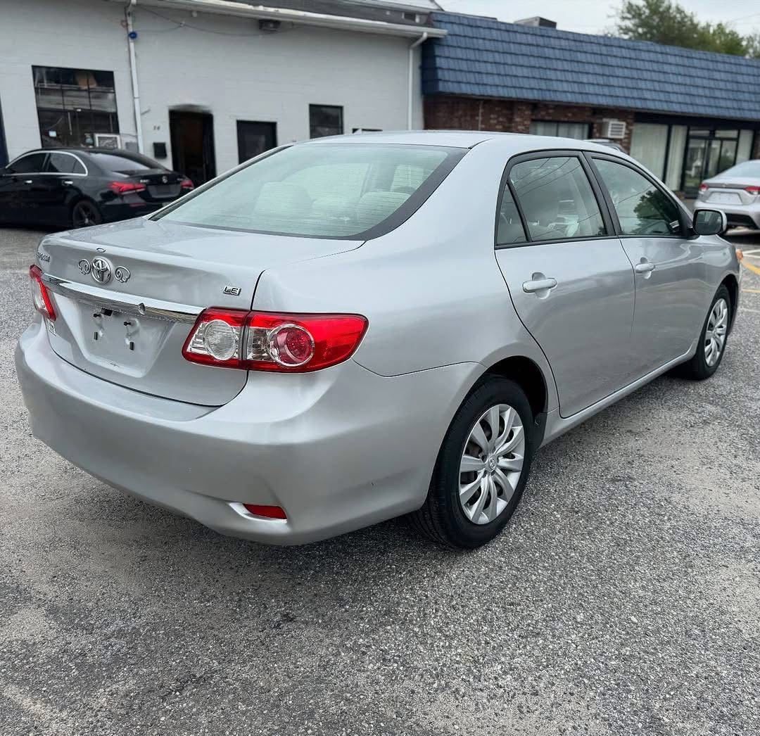 
								2012 Toyota Corolla LE full									