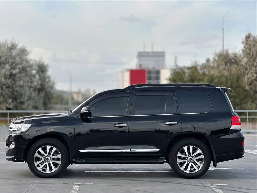 
								2019 TOYOTA LAND CRUISER full									