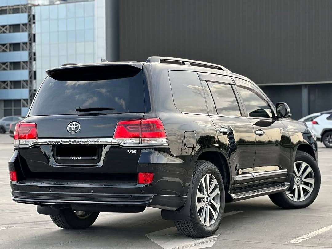 
								2019 TOYOTA LAND CRUISER full									