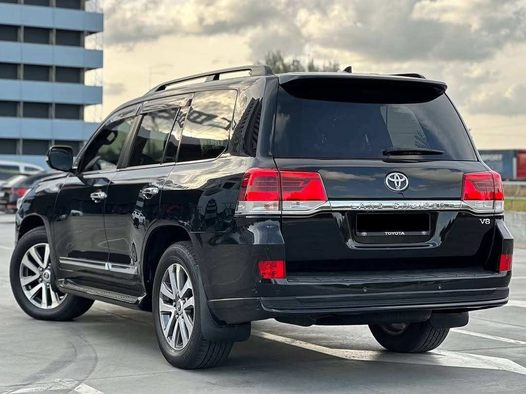 
								2019 TOYOTA LAND CRUISER full									