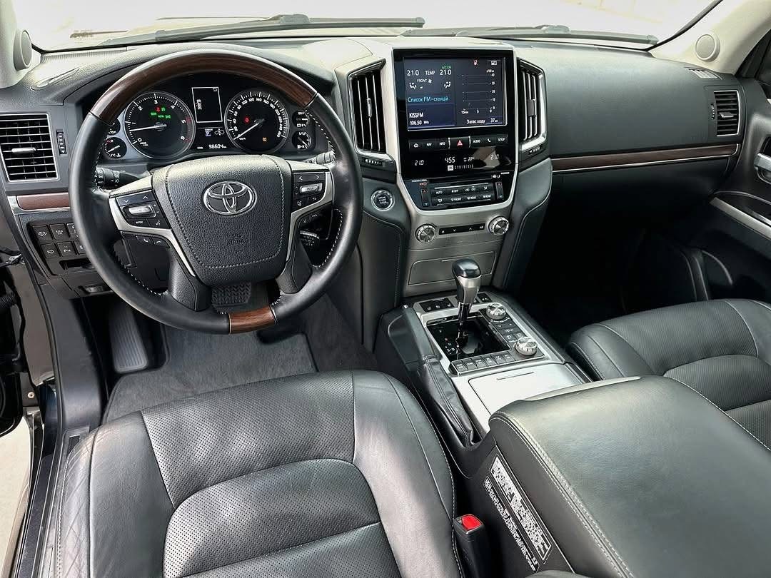 
								2019 TOYOTA LAND CRUISER full									