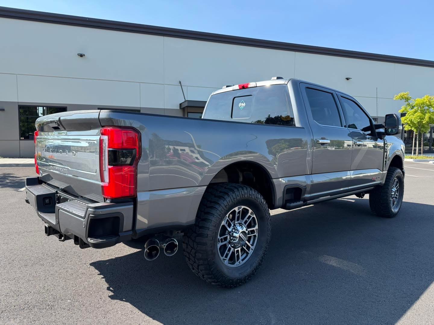 
								2023 F-350 limited full									