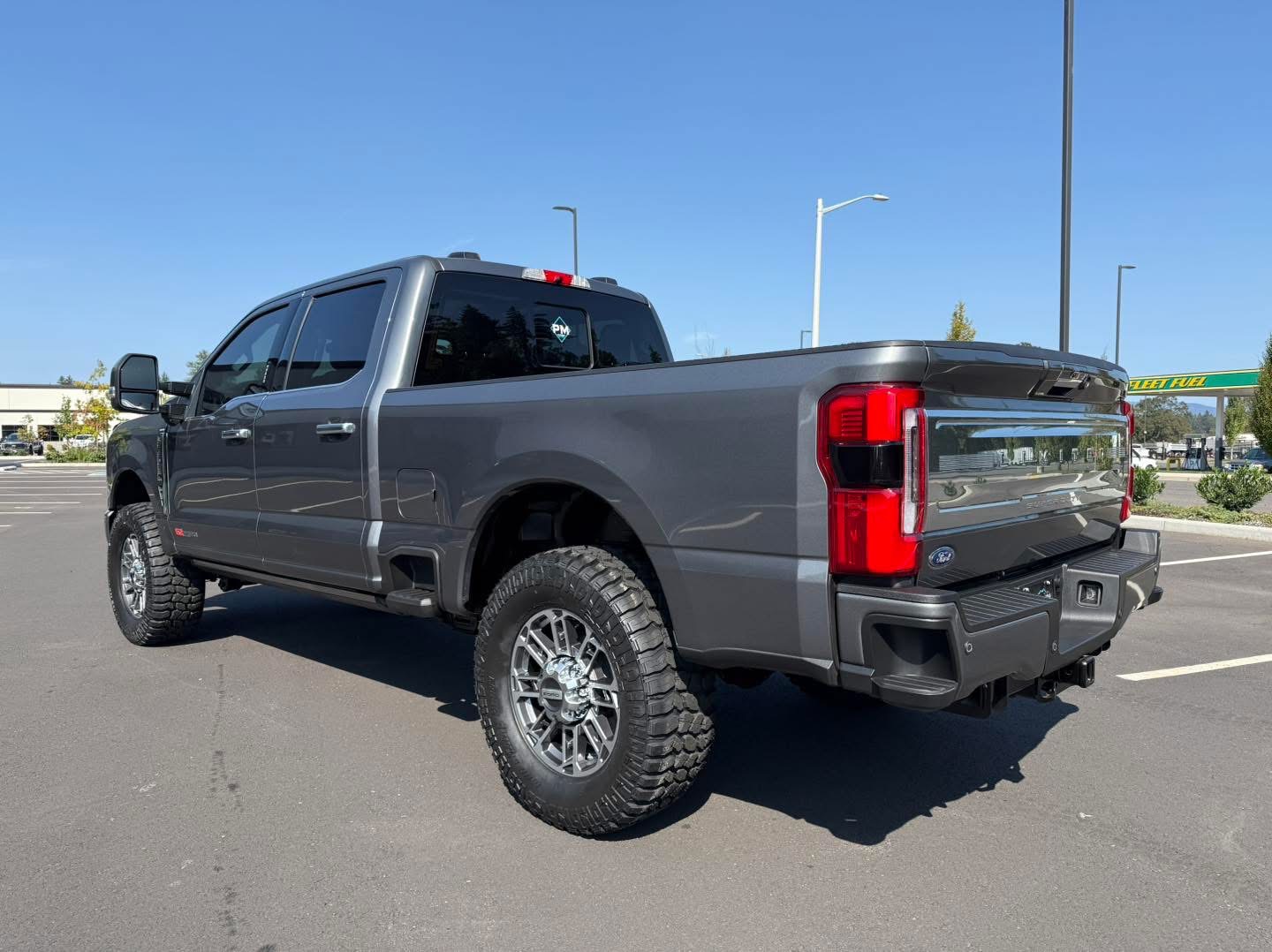 
								2023 F-350 limited full									