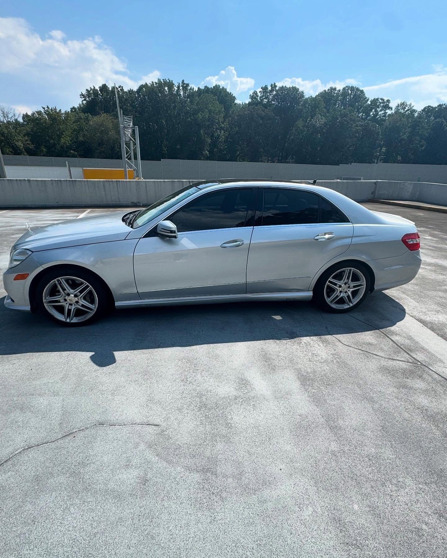 
								2011 Mercedes-Benz E63 full									