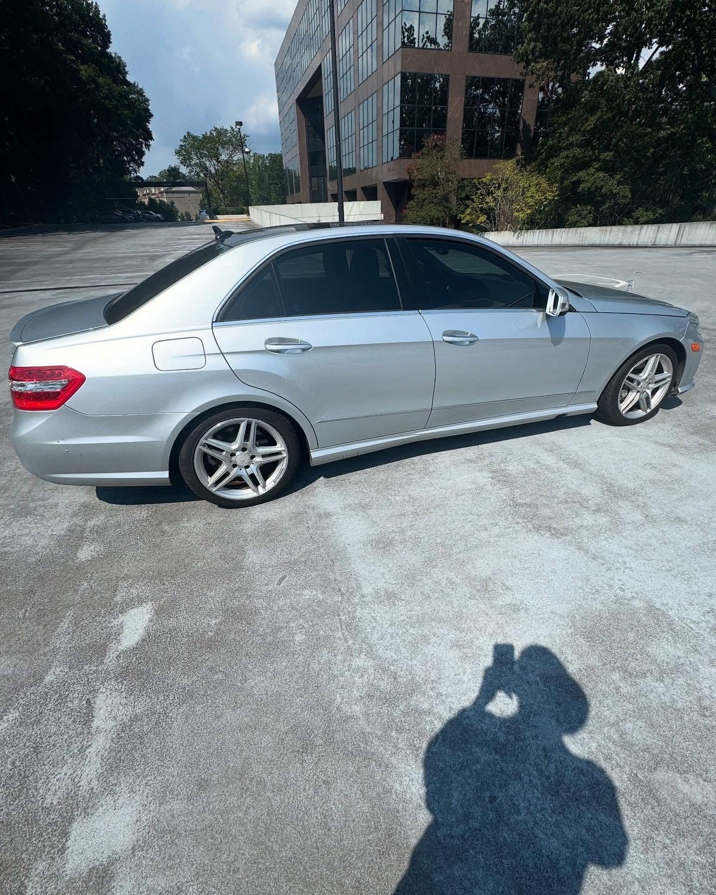 
								2011 Mercedes-Benz E63 full									