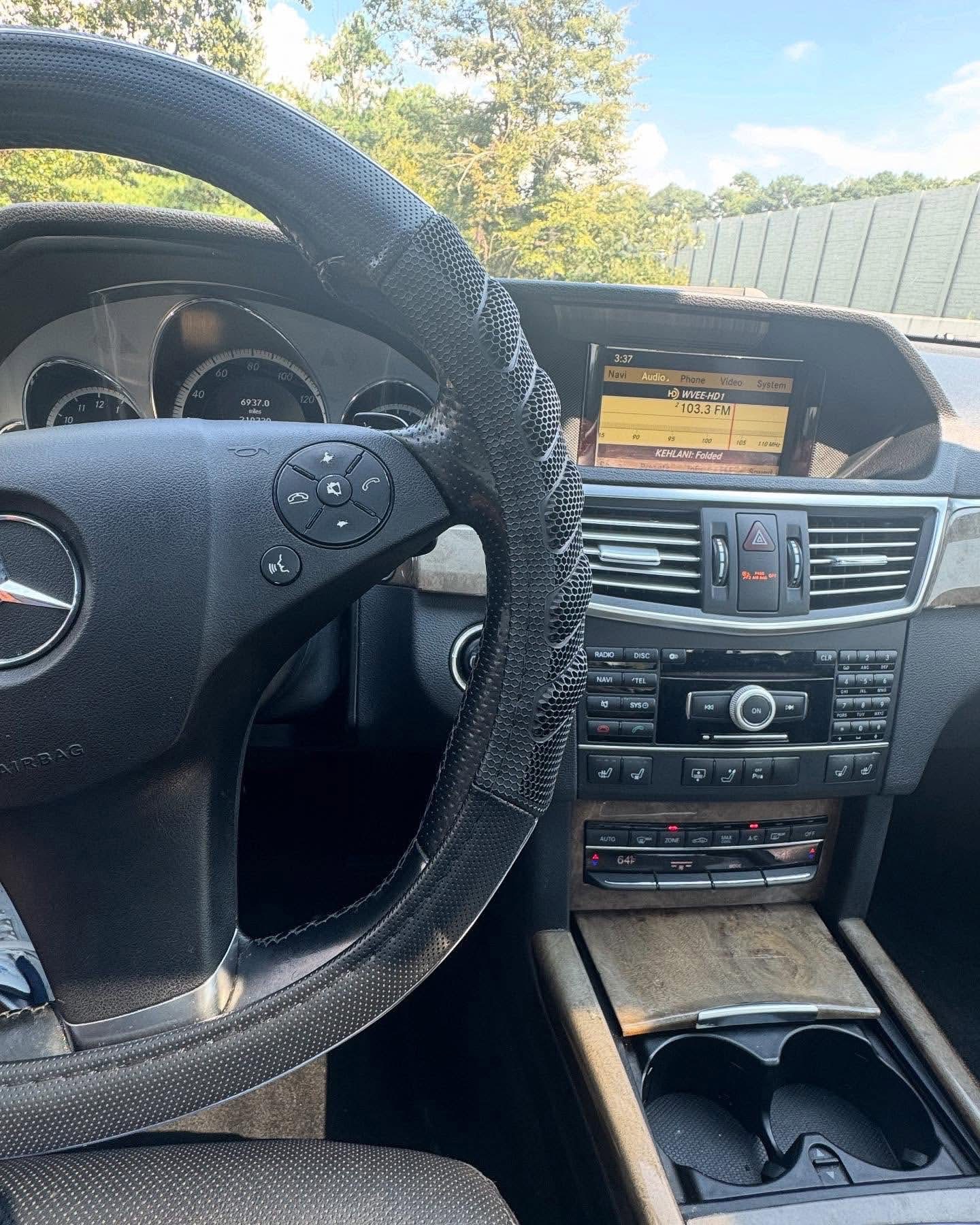 
								2011 Mercedes-Benz E63 full									