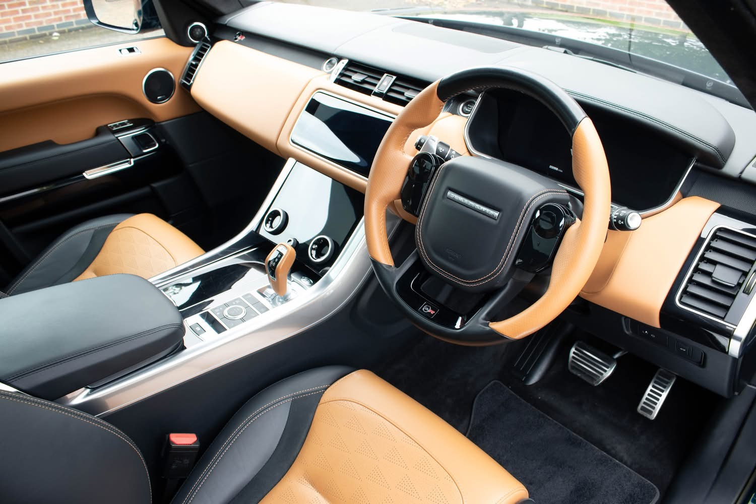 
								2020 Range Rover Sport SVR full									