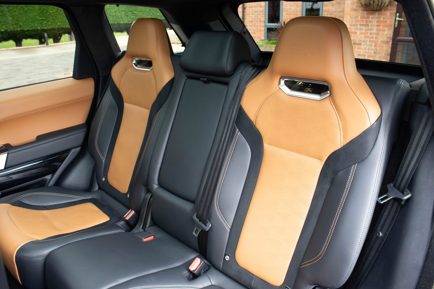 
								2020 Range Rover Sport SVR full									