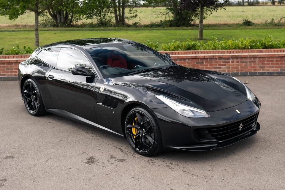 
								2018/68 Ferrari GTC4 Lusso T full									