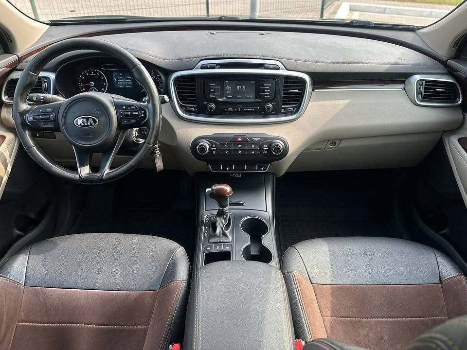 
								2015 Kia Sorento full									