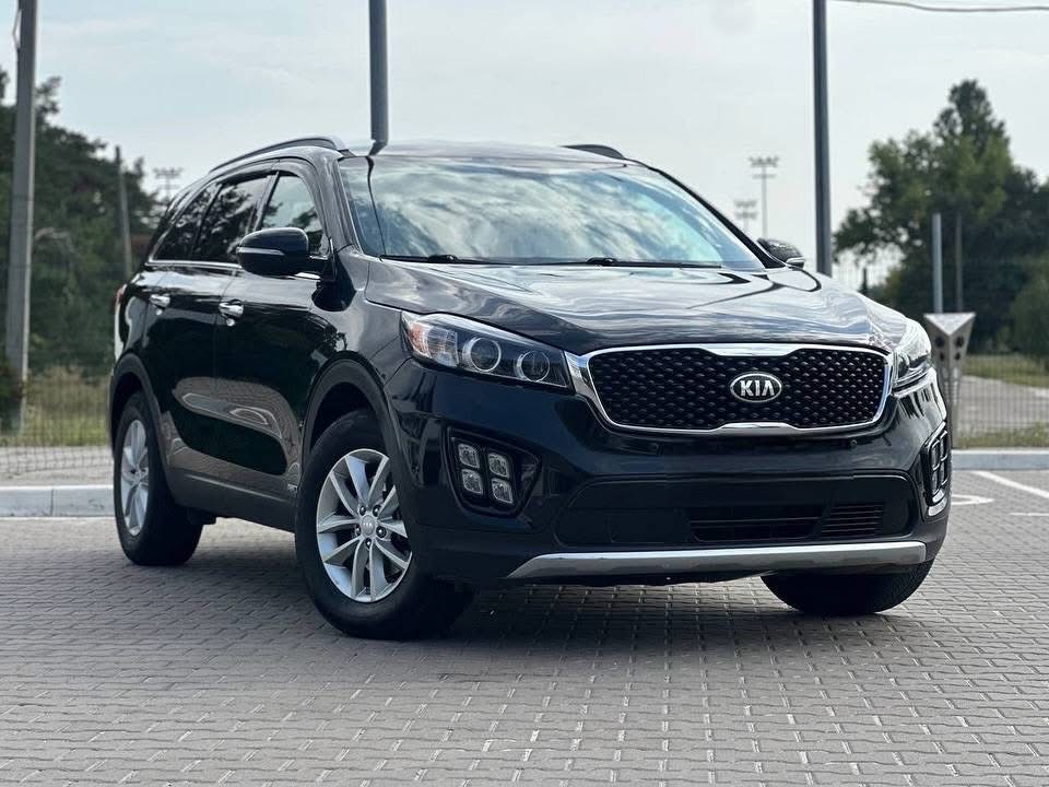 
								2015 Kia Sorento full									