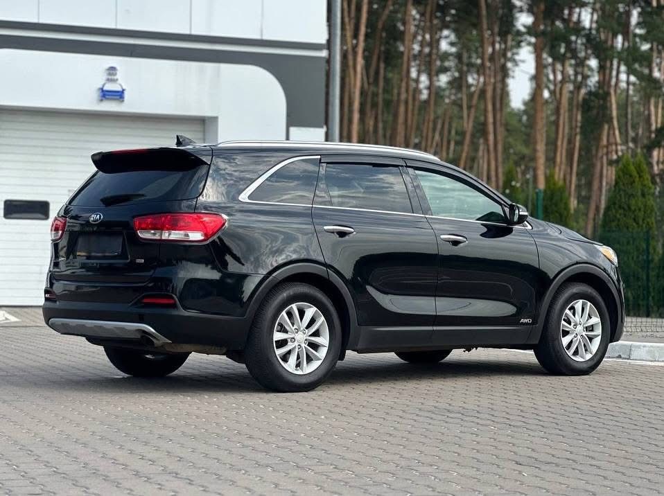 
								2015 Kia Sorento full									