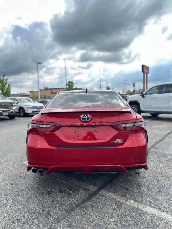 
								2021 Toyota Camry Hybrid XSE full									