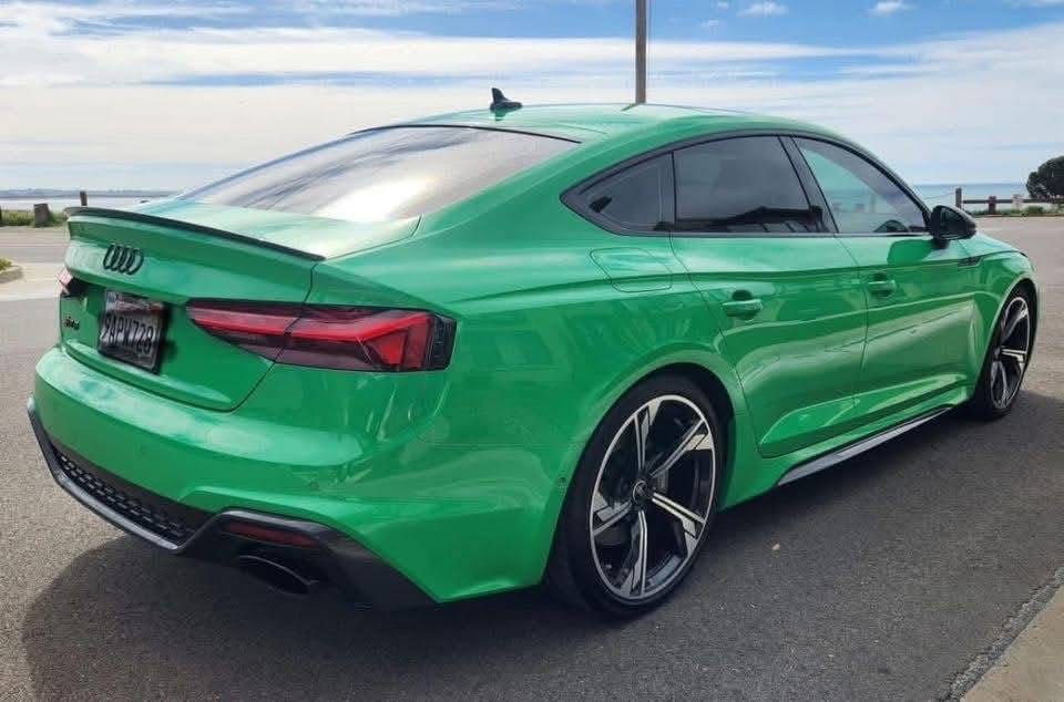 
								2022 Audi RS5 Sportback full									