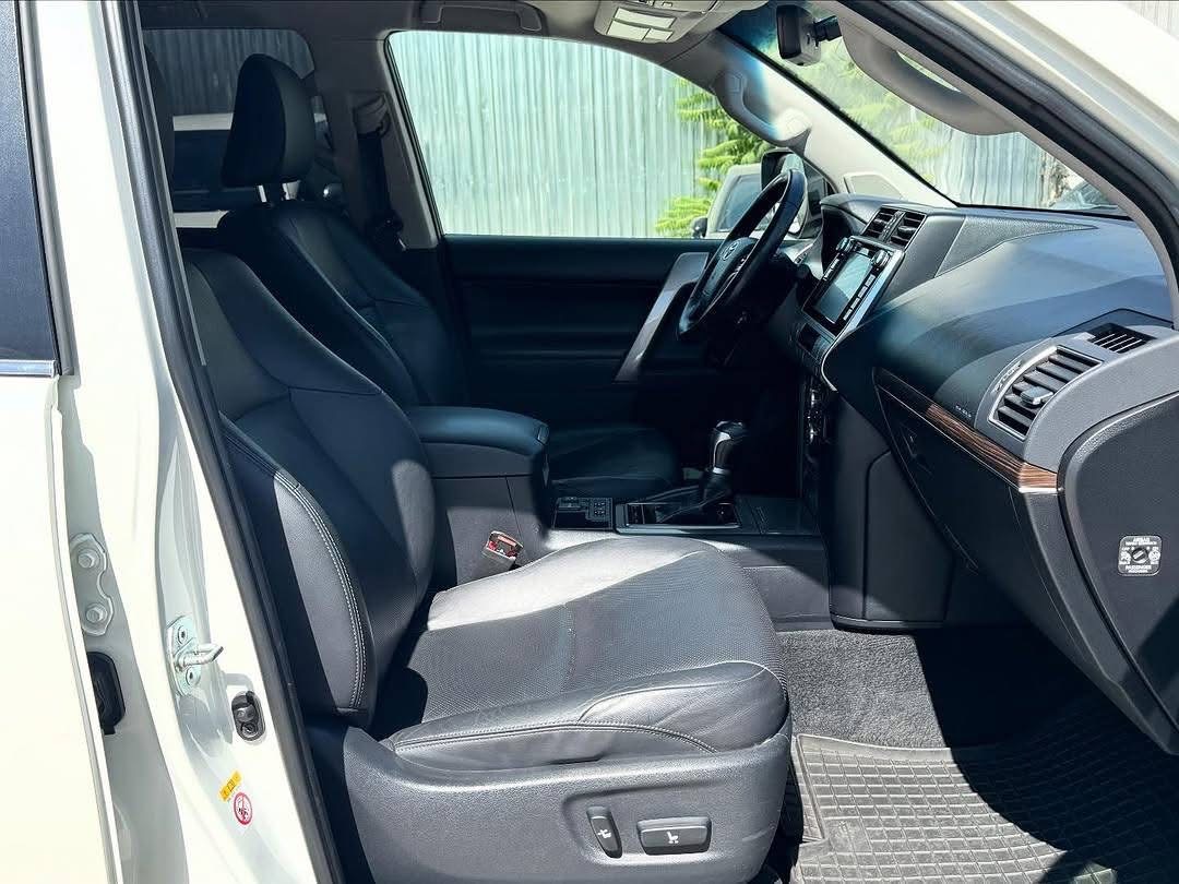 
								2017 TOYOTA PRADO full									