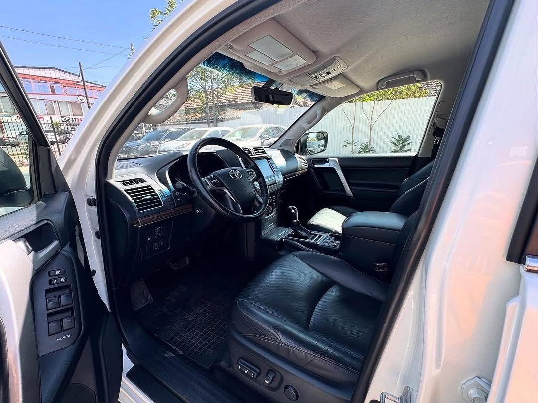 
								2017 TOYOTA PRADO full									