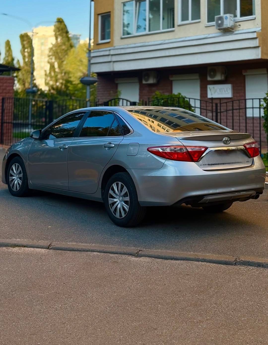 
								2015 TOYOTA CAMRY full									