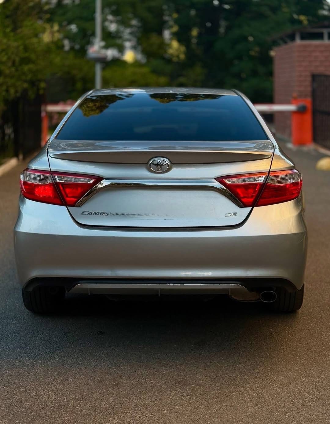
								2015 TOYOTA CAMRY full									