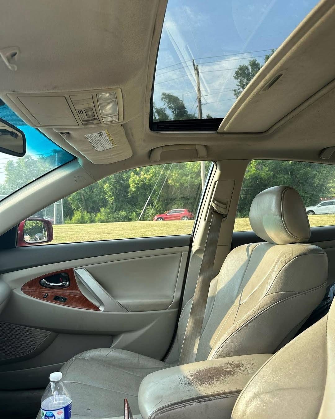 
								2010 Toyota Camry full									