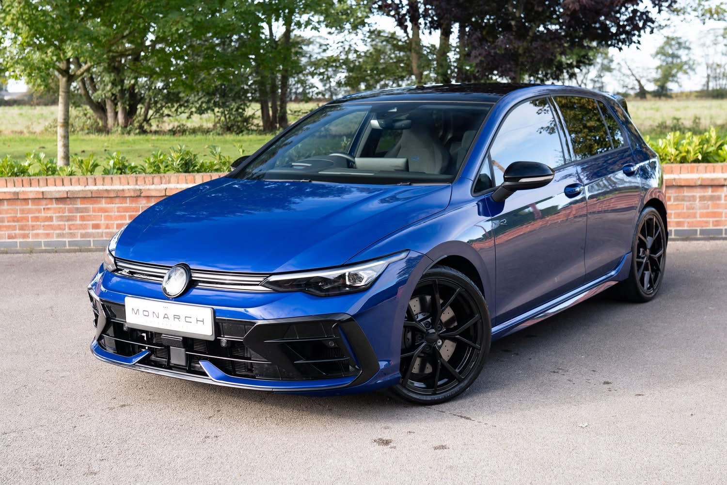 
								2025 Volkswagen Golf R Black Edition MK8.5 full									