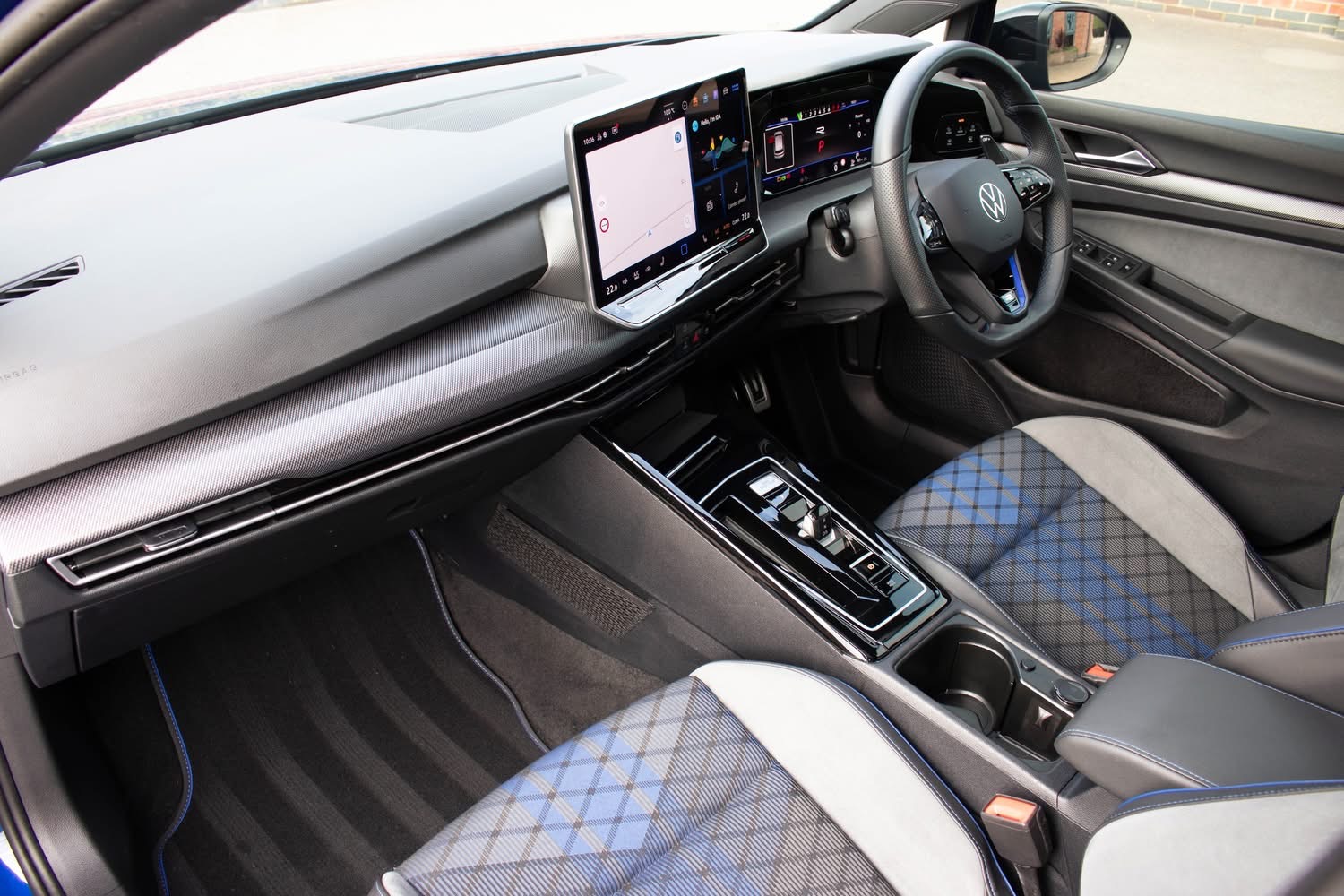 
								2025 Volkswagen Golf R Black Edition MK8.5 full									