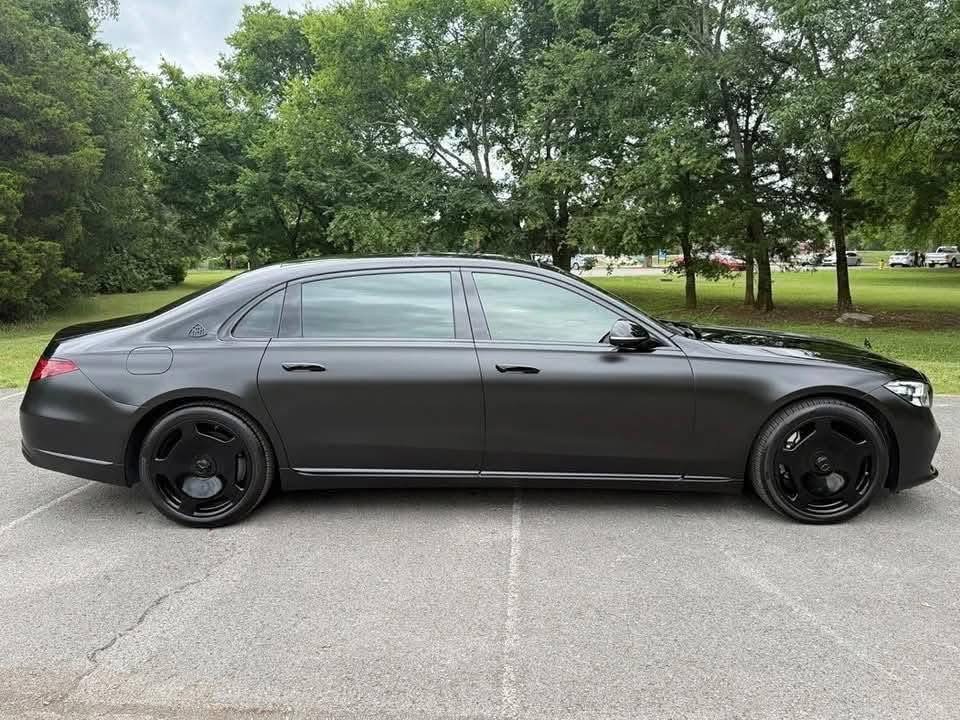 
								2023 Mercedes Benz S560 full									