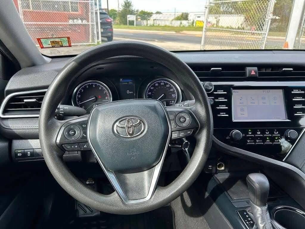 
								2018 Toyota Camry full									