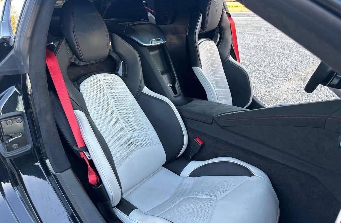 
								2023 Chevrolet Corvette Coupe full									