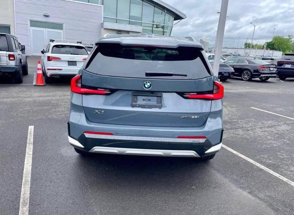 
								2025 BMW X1 • xDrive28i Sport full									