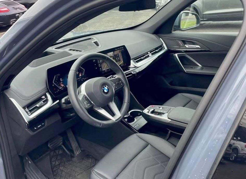 
								2025 BMW X1 • xDrive28i Sport full									