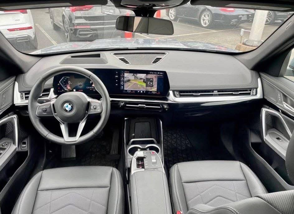 
								2025 BMW X1 • xDrive28i Sport full									