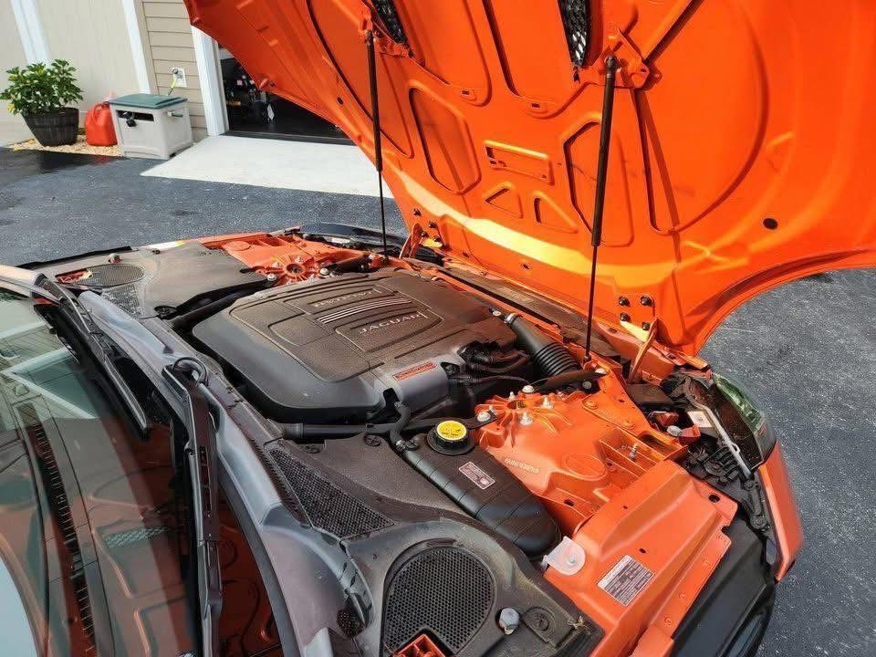 
								2014 Jaguar F-Type Convertible full									