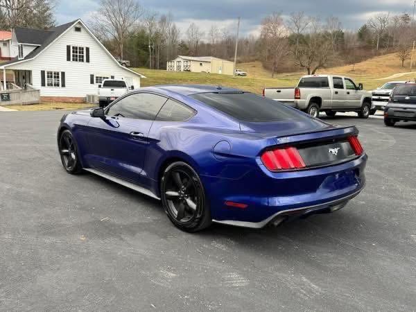 
								2015 Ford Mustang Ecoboost Premium full									