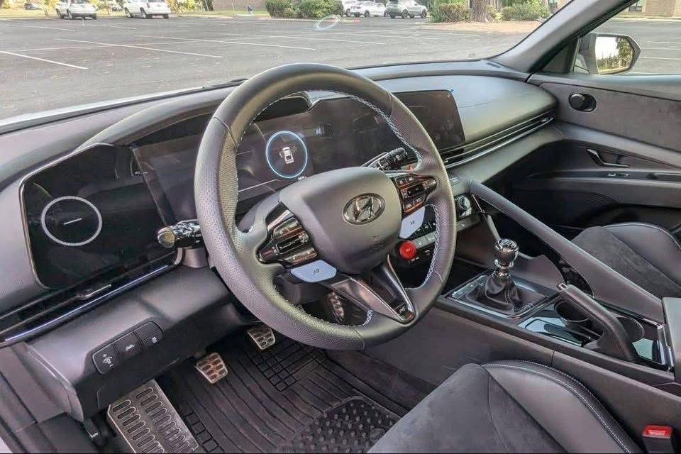
								2023 Hyundai Elantra N full									