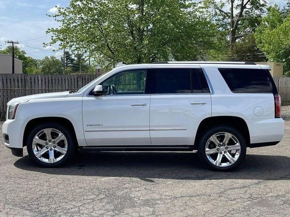 
								2016 GMC Yukon Denali 4×4 full									