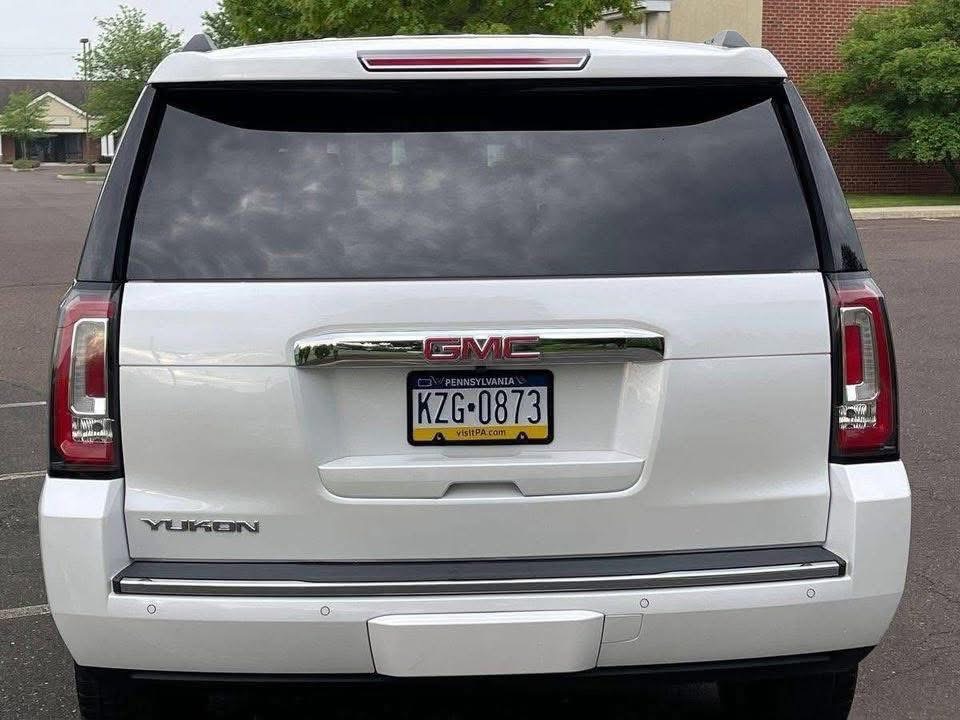 
								2016 GMC Yukon Denali 4×4 full									