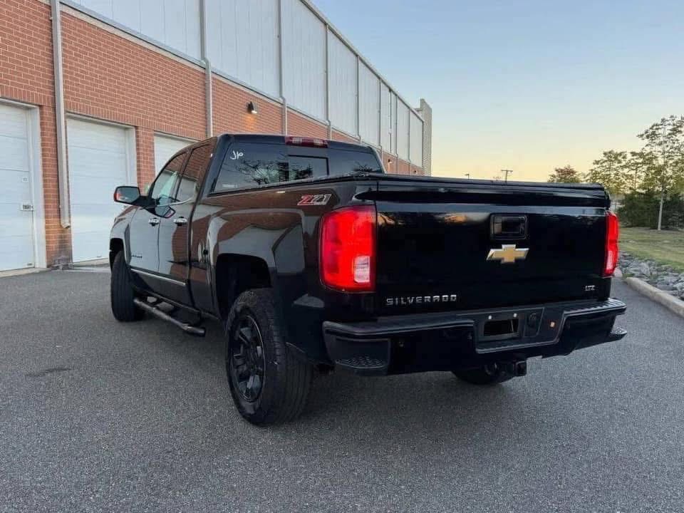 
								2017 Chevrolet Silverado 1500 LTZ Z71 Double Cab 4WD full									