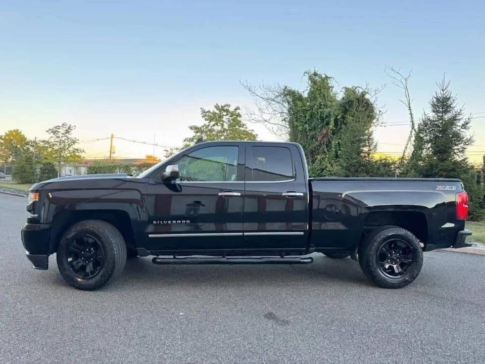 
								2017 Chevrolet Silverado 1500 LTZ Z71 Double Cab 4WD full									