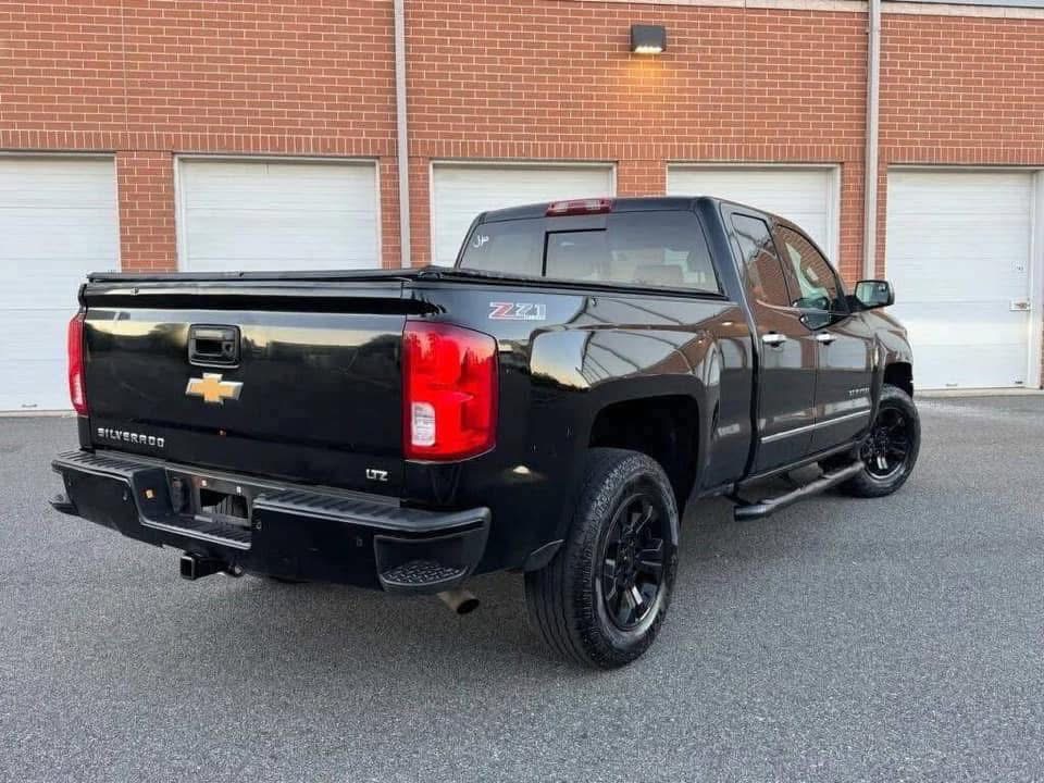 
								2017 Chevrolet Silverado 1500 LTZ Z71 Double Cab 4WD full									
