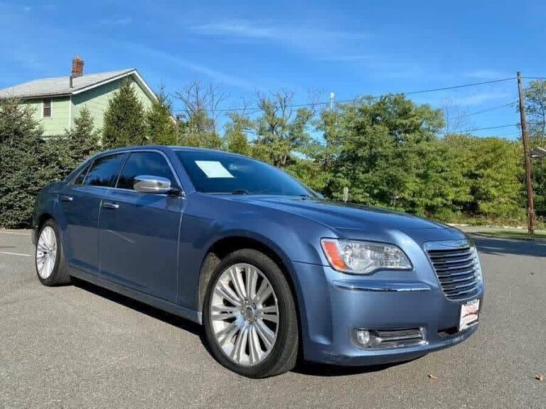 2011 Chrysler 300 Limited RWD