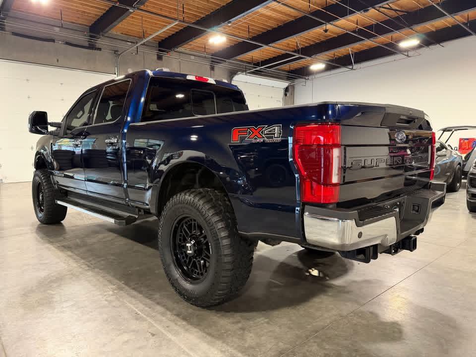 
								2022 FORD F-350 LARIAT full									